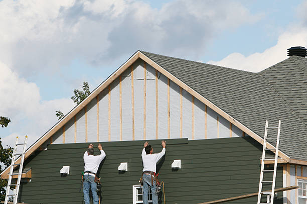 Professional Siding Installation technician working in Cartersville, VA